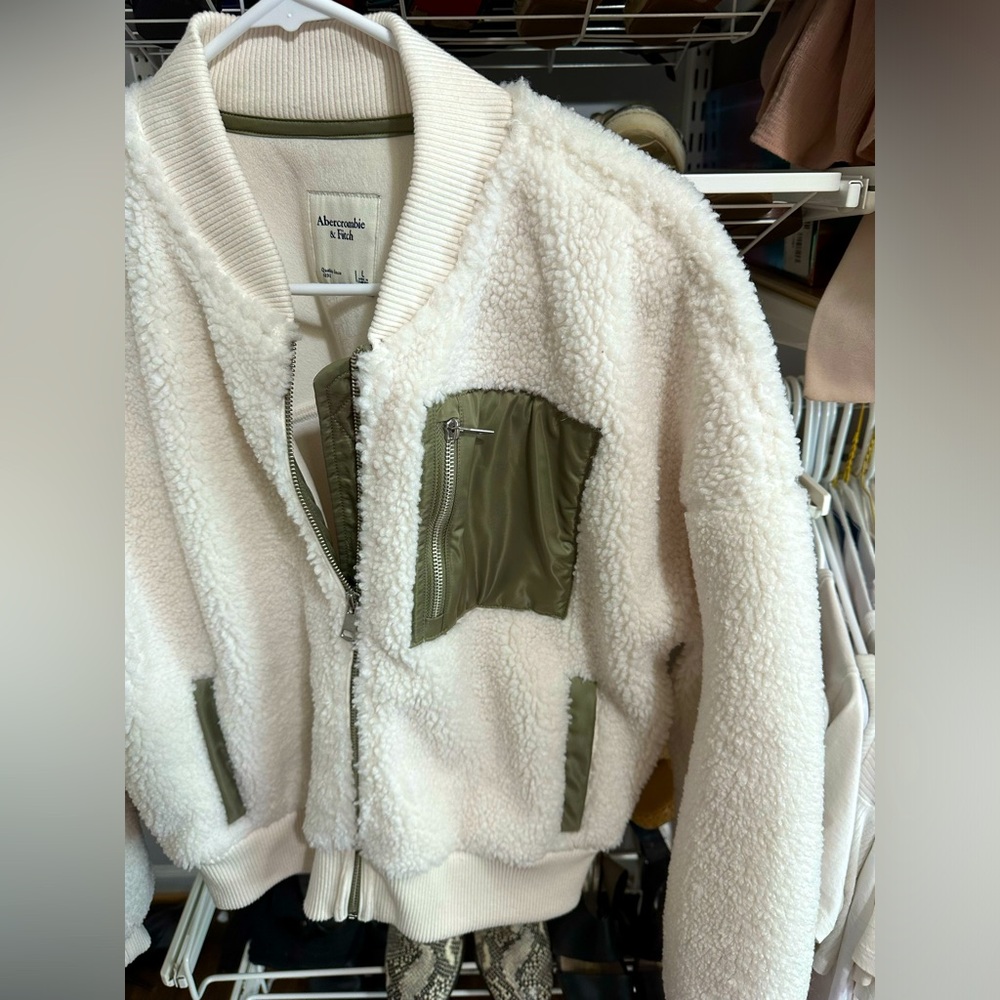 Abercrombie Women’s Teddy Bomber jacket